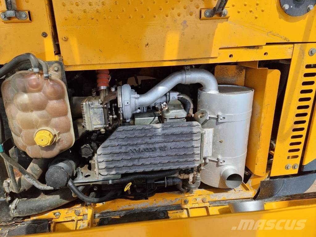 JCB JS 130 LC Гусеничні екскаватори