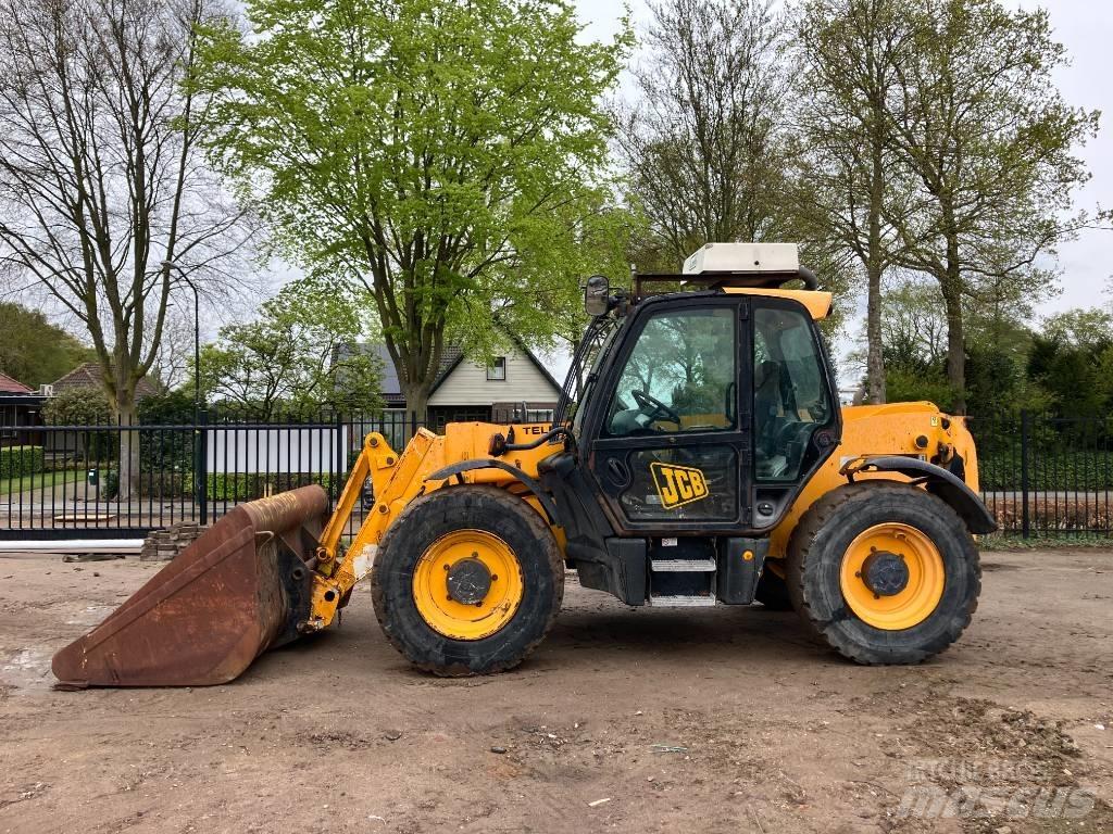 JCB 541-70 Телескопічні навантажувачі