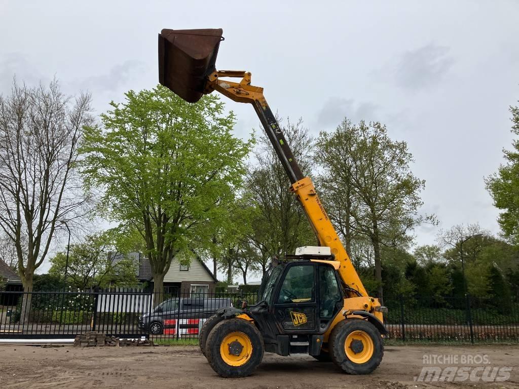 JCB 541-70 Телескопічні навантажувачі
