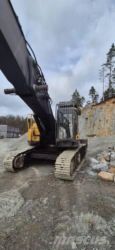 Volvo 305C Екскаватори для знесення споруд