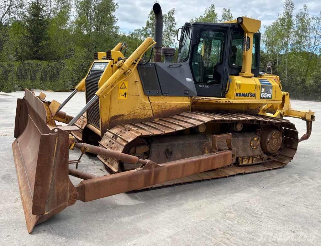 Komatsu D 65 PX-15 Гусеничні бульдозери