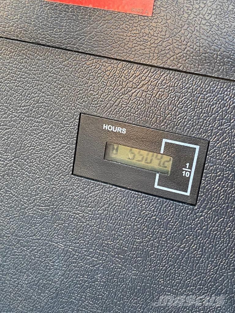 Hyundai HW 180 Колісні екскаватори