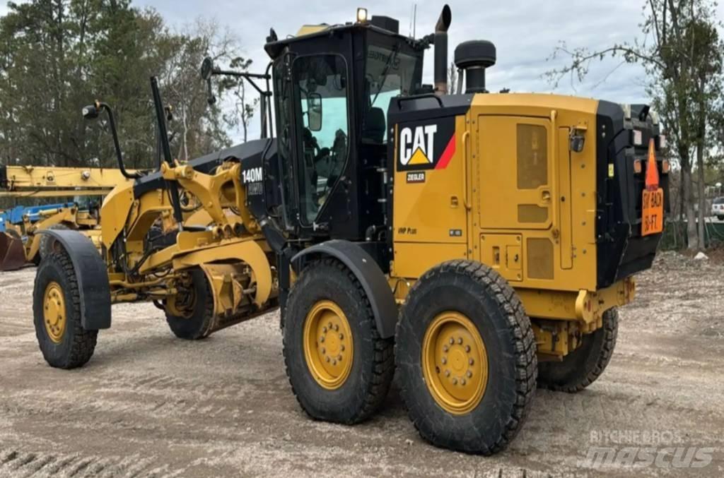 CAT 140M2 AWD Грейдери