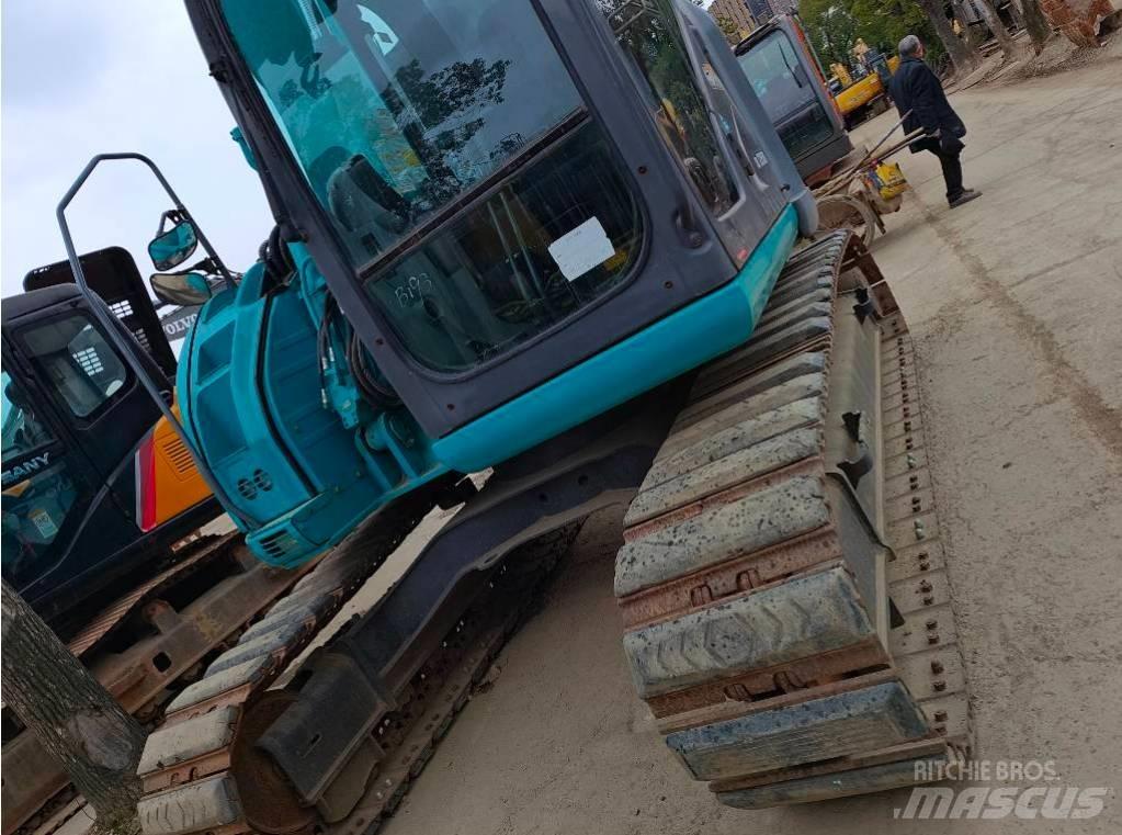 Kobelco SK 135 SR Гусеничні екскаватори