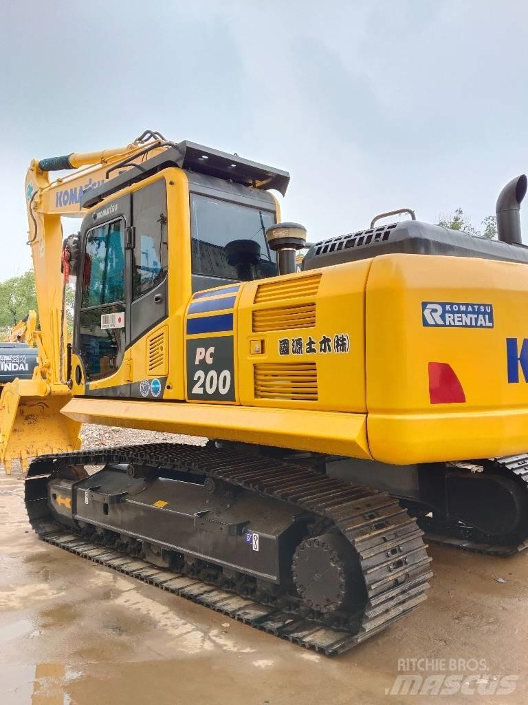 Komatsu PC200-8 Гусеничні екскаватори