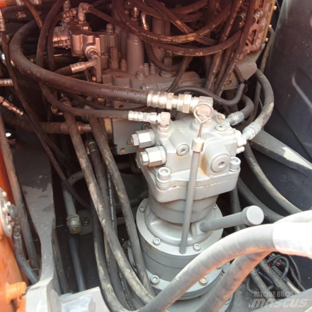 Hitachi ZX 120 Гусеничні екскаватори