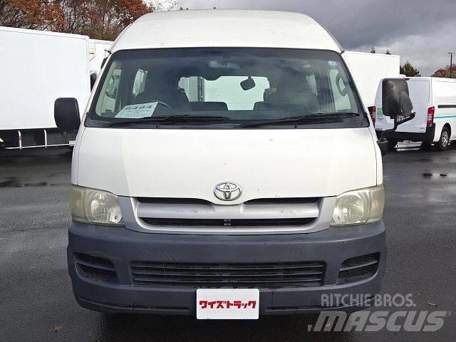Toyota CBF-TRH223B Інше