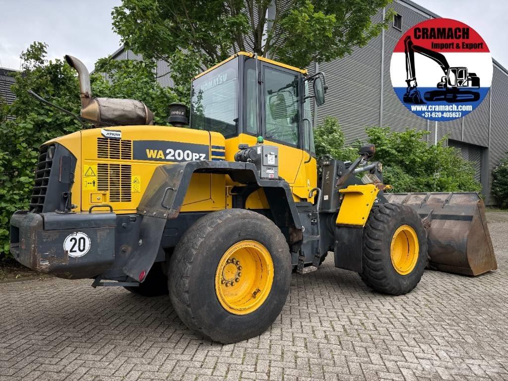 Komatsu WA 200 PZ-6 Фронтальні навантажувачі