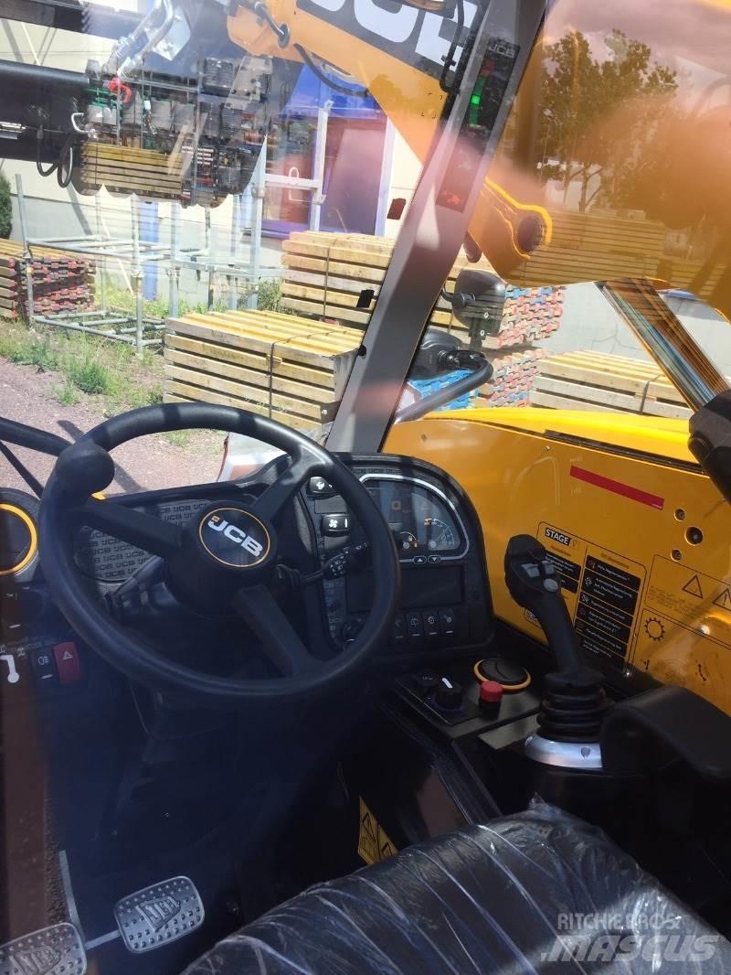 JCB 525-60 Телескопічні навантажувачі
