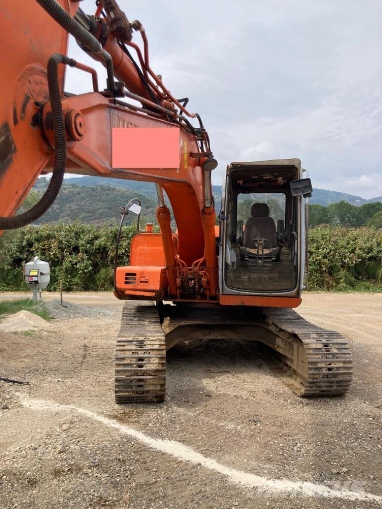 Hitachi EX 135 Гусеничні екскаватори