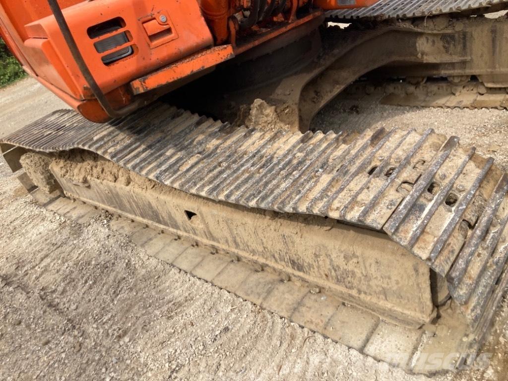 Hitachi EX 135 Гусеничні екскаватори