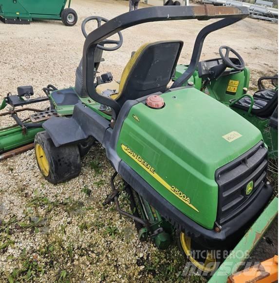 John Deere 2500 A Газонокосарки