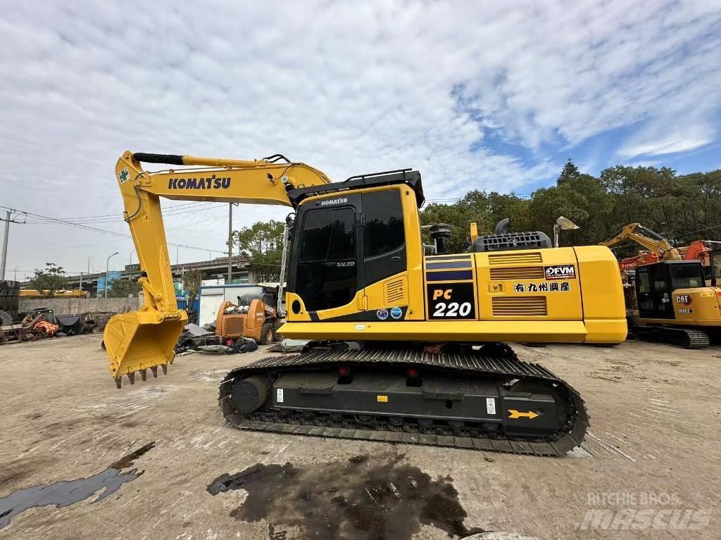 Komatsu PC 220 Гусеничні екскаватори
