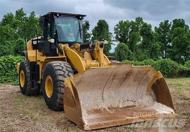 CAT 966M Фронтальні навантажувачі