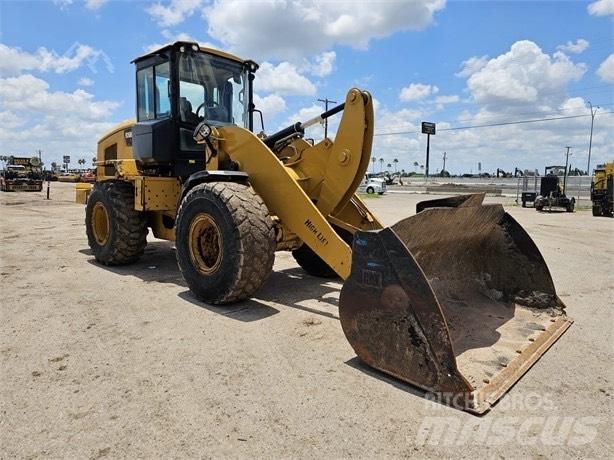 CAT 966M Фронтальні навантажувачі