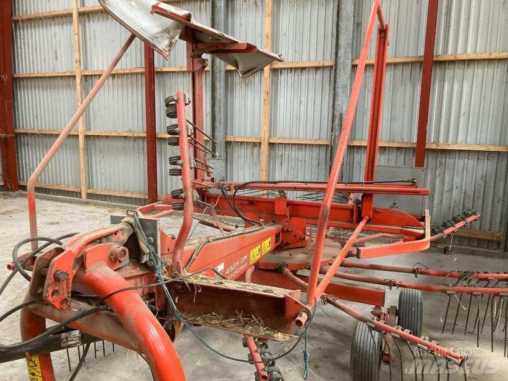 Kuhn GA 4521 Граблі і сінозворушувачі