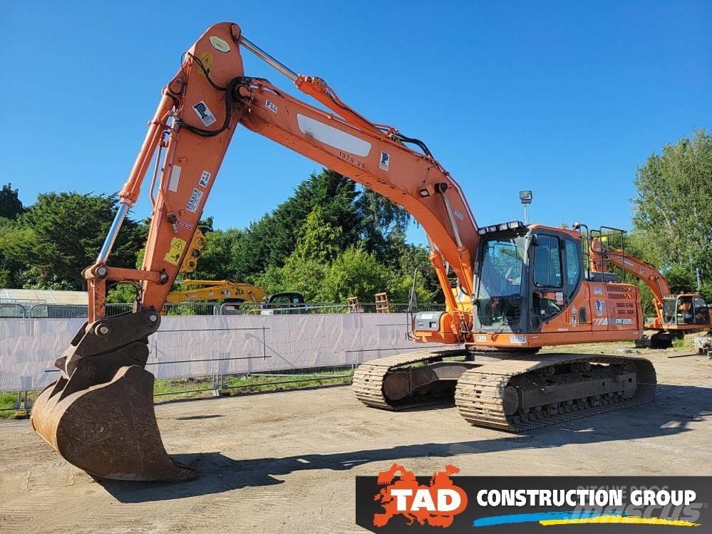 Doosan DX 225 LC-3 Гусеничні екскаватори