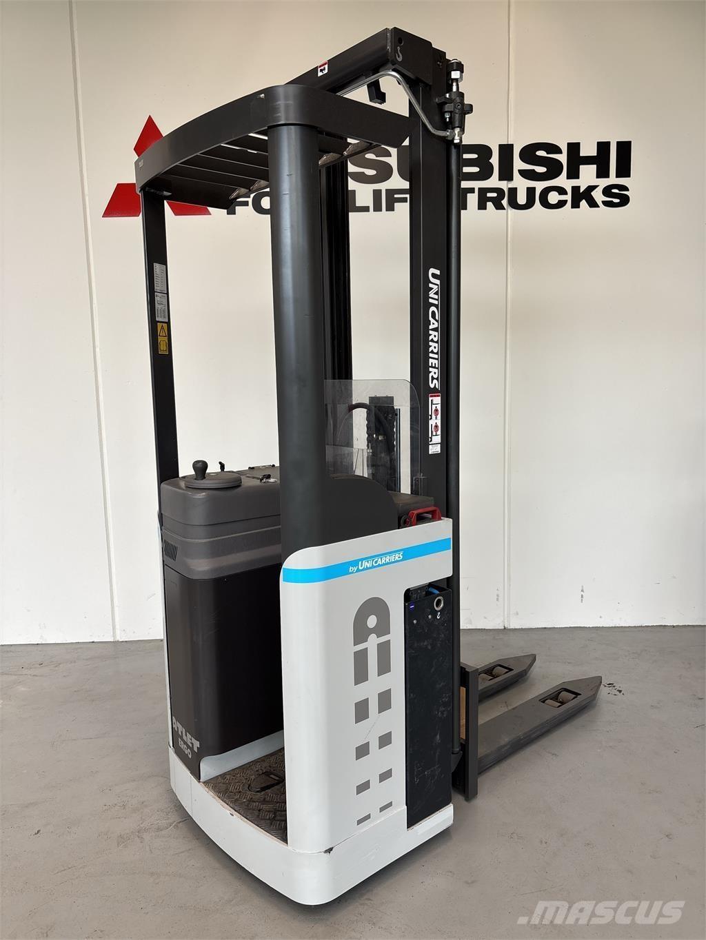 Atlet A160 Самохідні електроштабелери