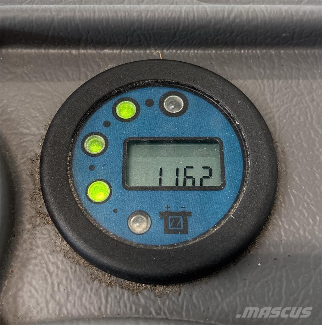 Atlet A160 Самохідні електроштабелери