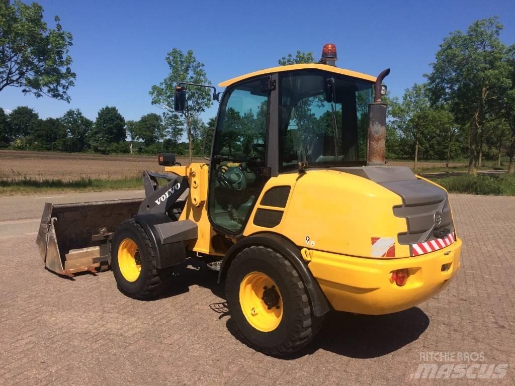 Volvo L 25 F Фронтальні навантажувачі