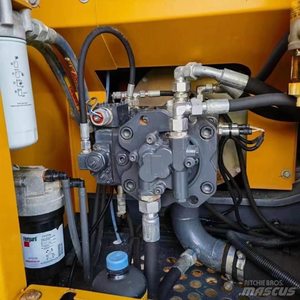 XCMG XE 135 D Гусеничні екскаватори