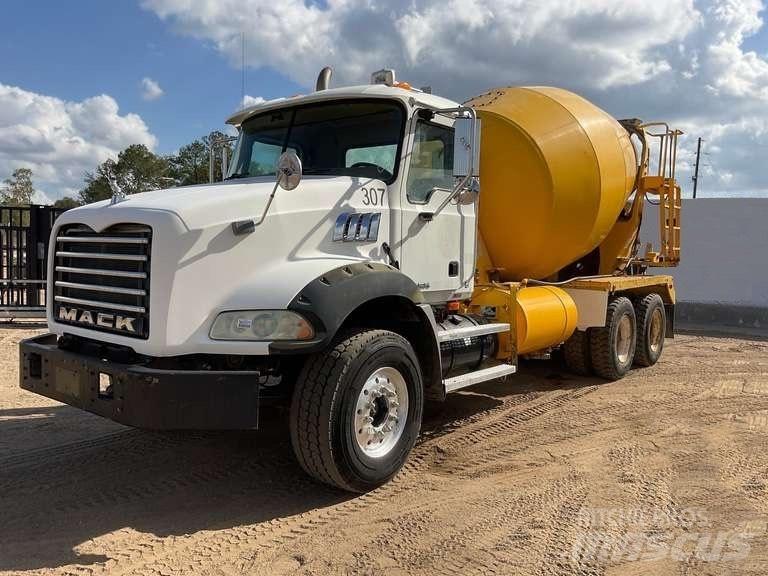 Mack CTP 713 B Вантажівки / спеціальні
