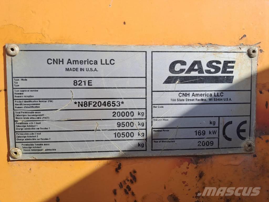 CASE 821 E XR Фронтальні навантажувачі