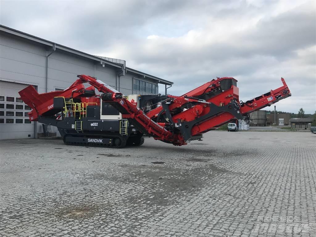 Sandvik QH 332 DDHS Мобільні дробарки