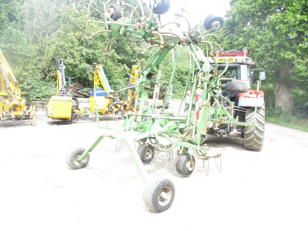 Krone KWT 10.50/8x7 Граблі і сінозворушувачі