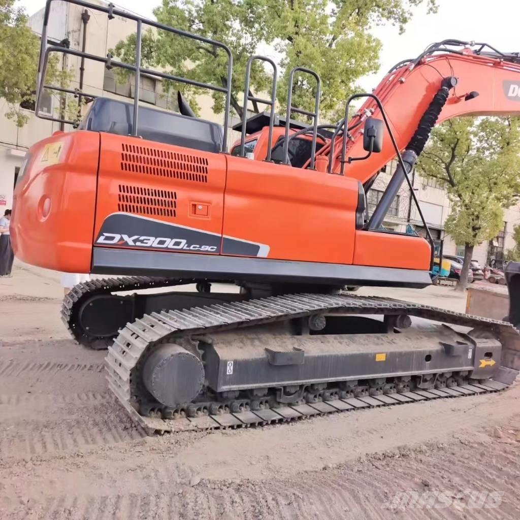 Doosan DX 300 LC Гусеничні екскаватори