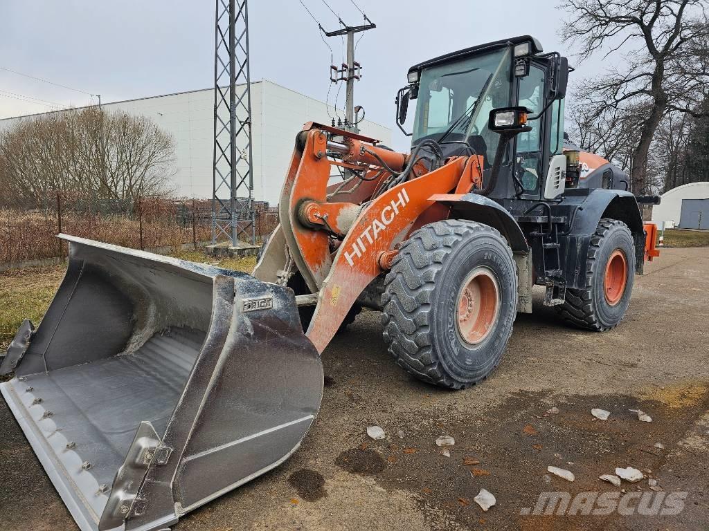 Hitachi ZW180-6 Фронтальні навантажувачі