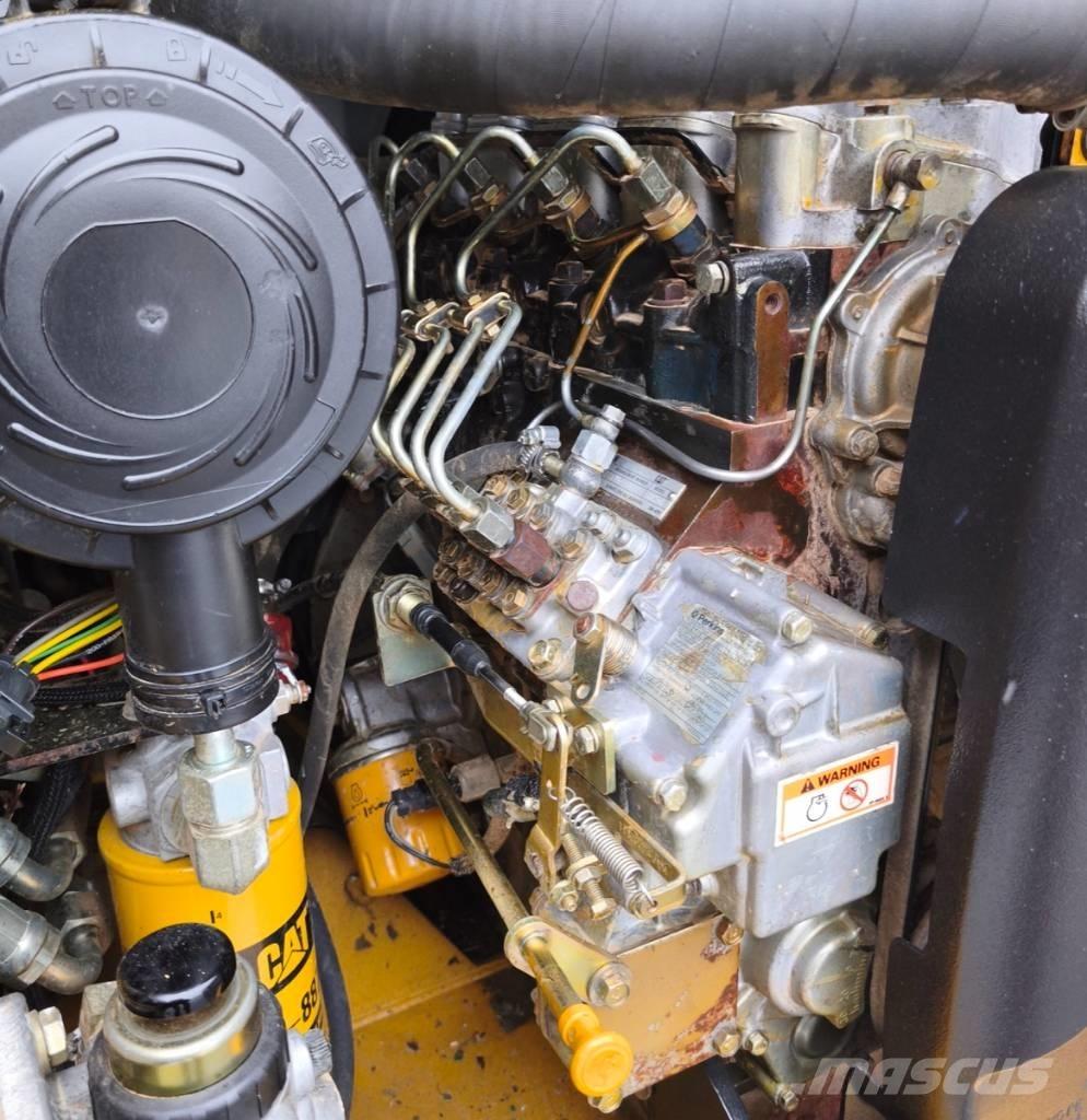 CAT 216 B Малі навантажувачі