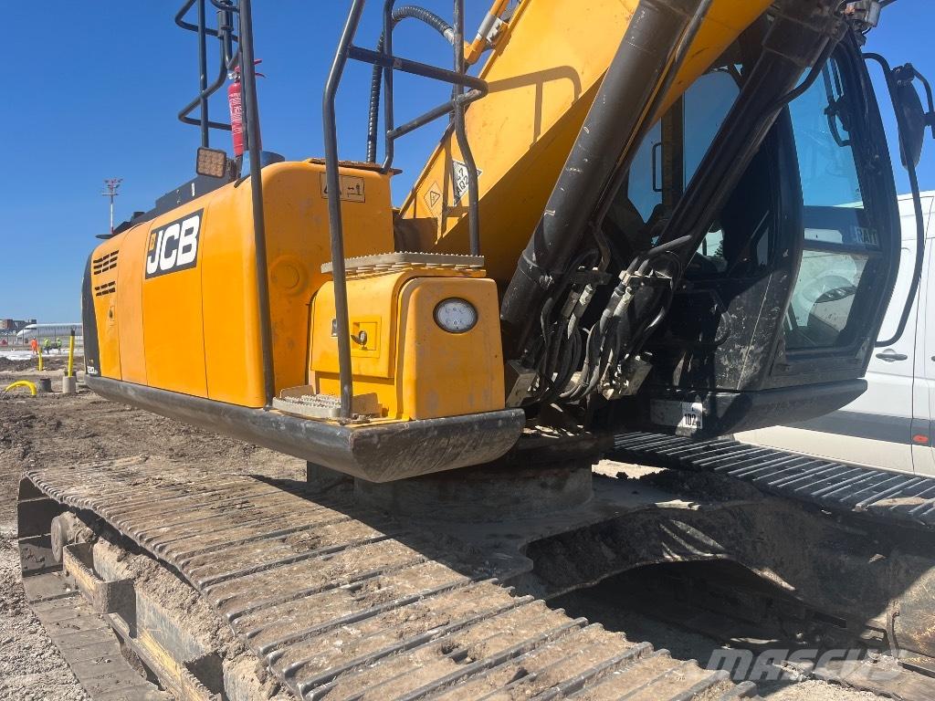 JCB JS 220 LC Гусеничні екскаватори