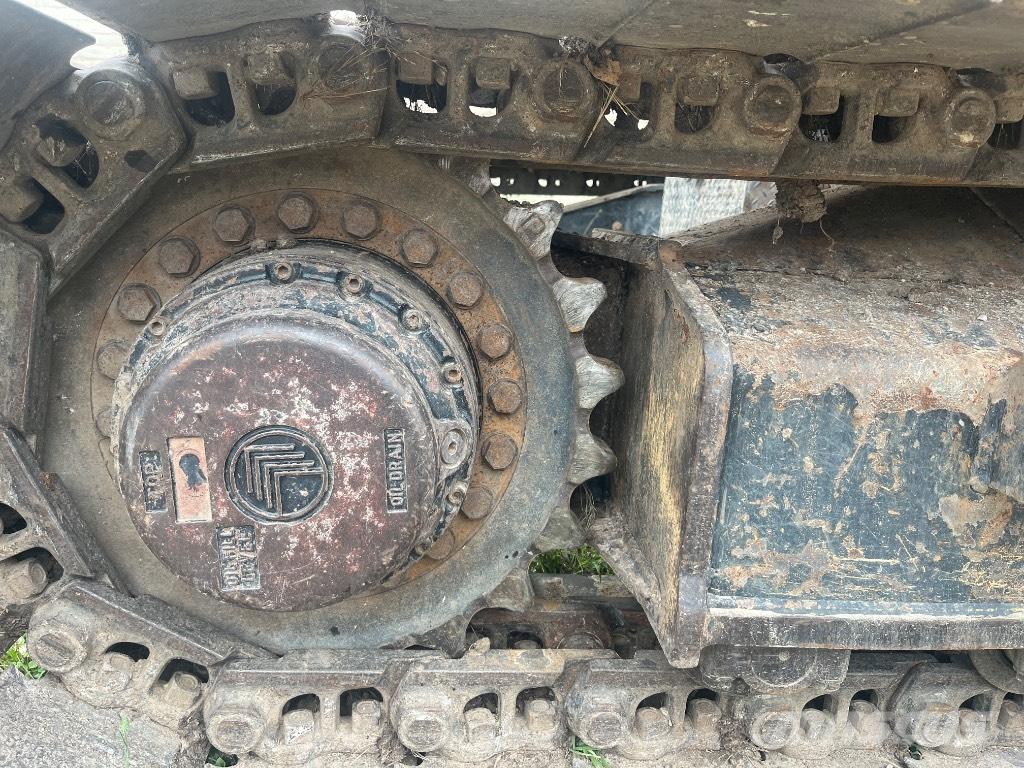 JCB JS 220 LC Гусеничні екскаватори