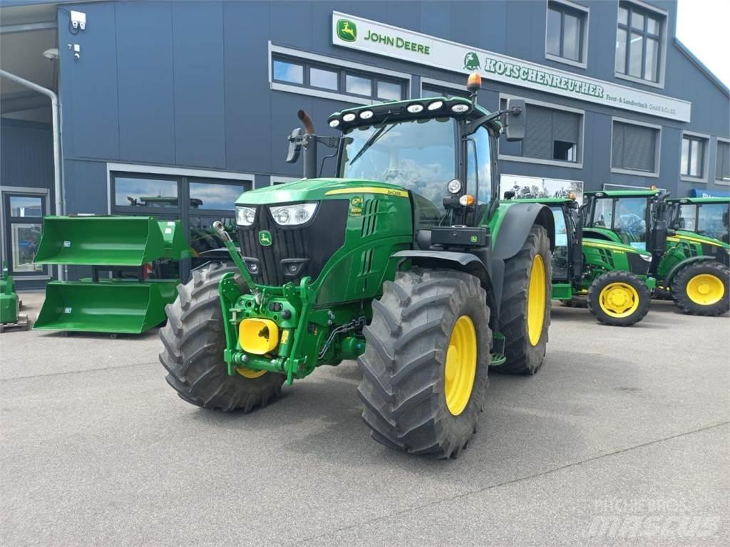 John Deere 6215R Трактори
