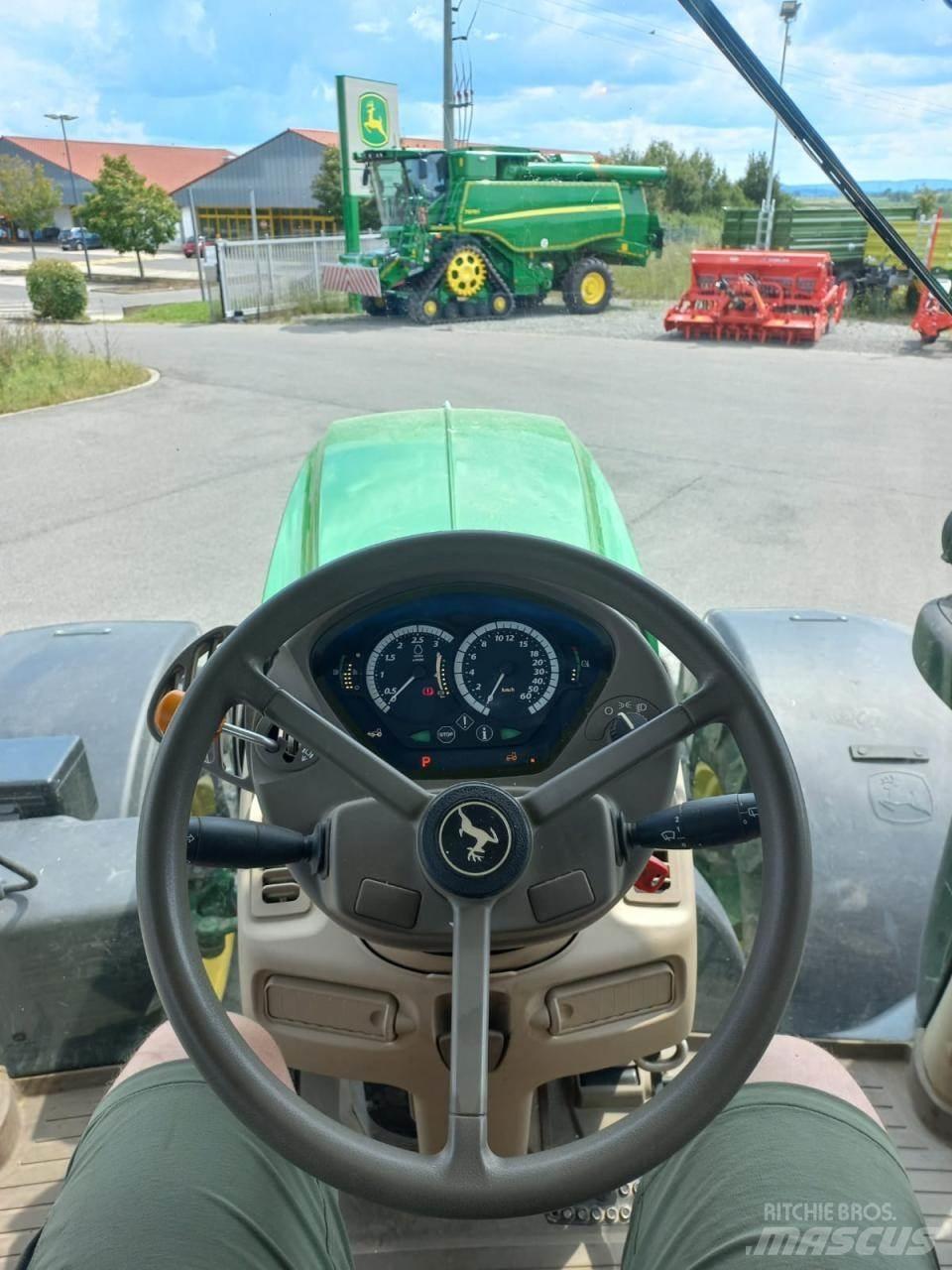 John Deere 6215R Трактори