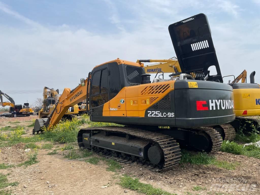 Hyundai 220LC-9S Гусеничні екскаватори