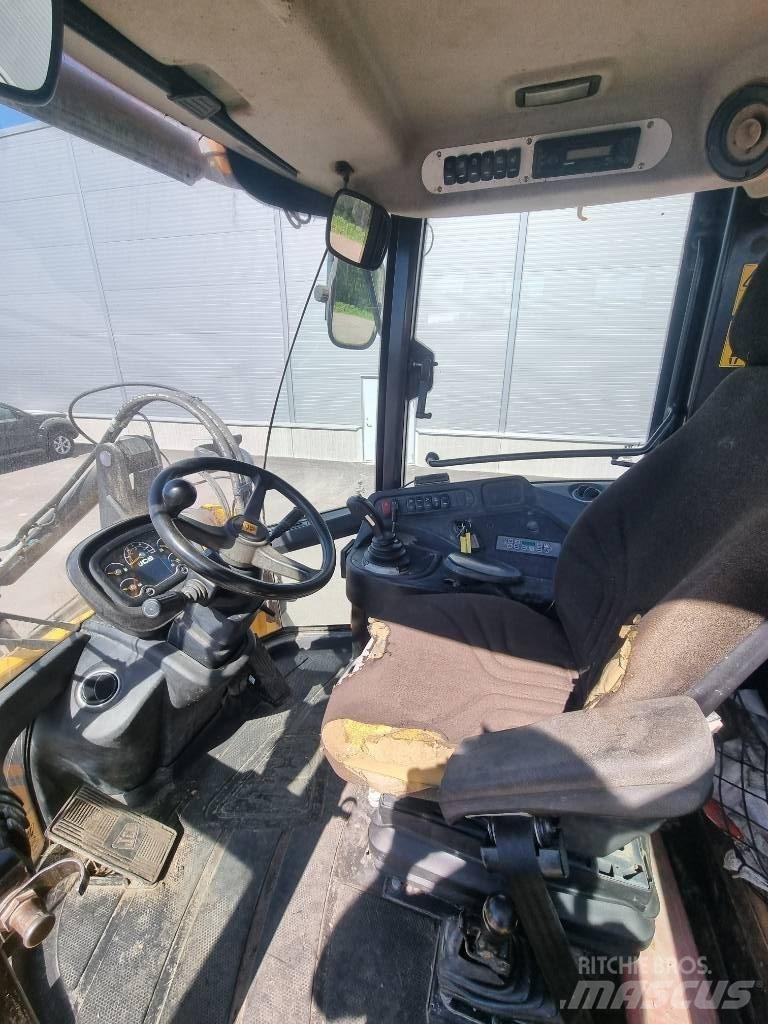 JCB 427 Фронтальні навантажувачі