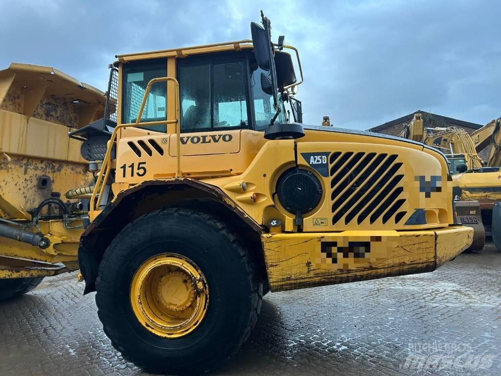 Volvo A 25 D Зчленовані самоскиди