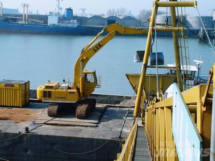 Hitachi EX455 Кабіна