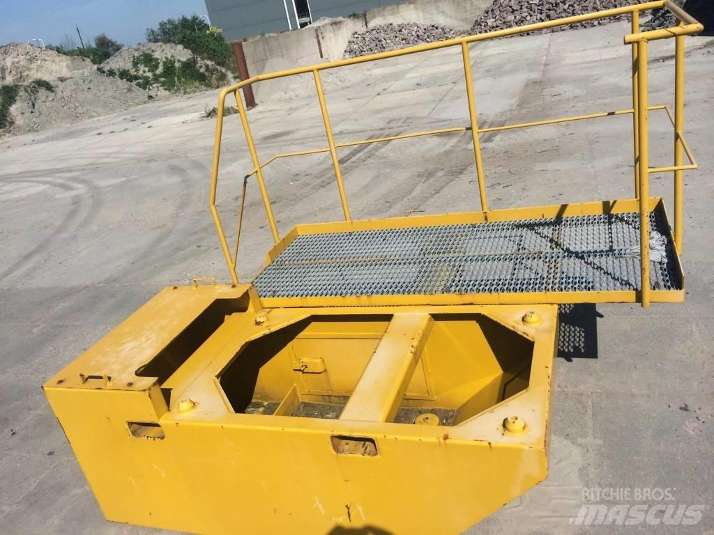 Hitachi EX455 Кабіна