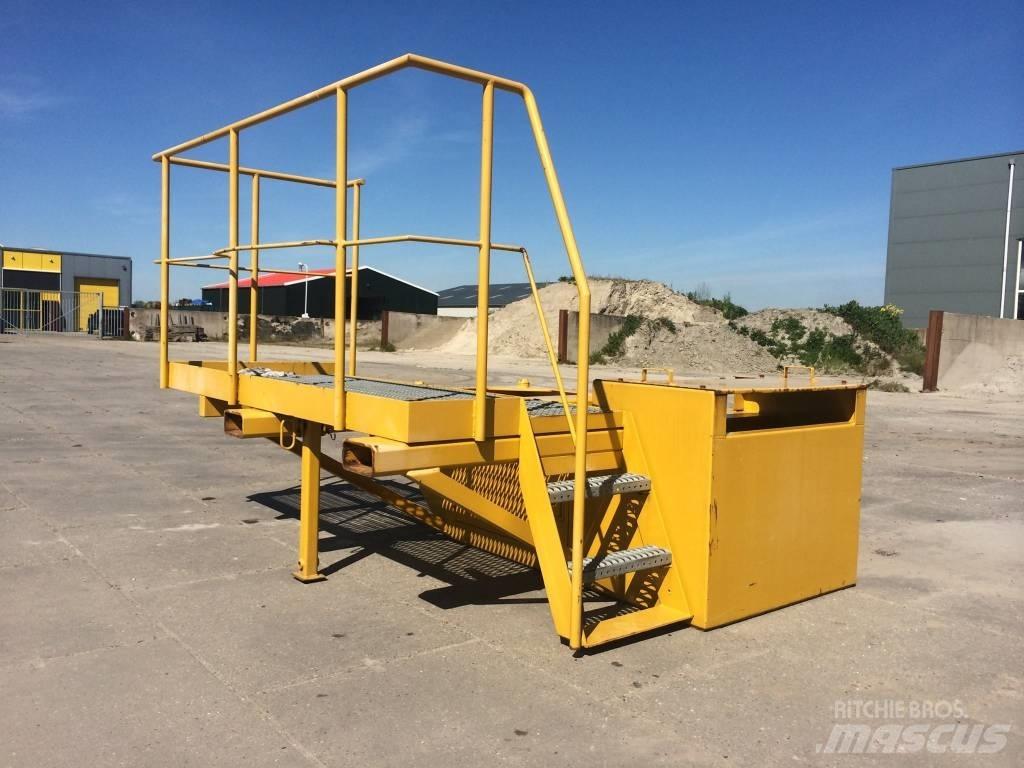 Hitachi EX455 Кабіна