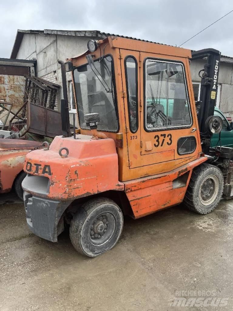 Toyota FD 35 Дизельні навантажувачі