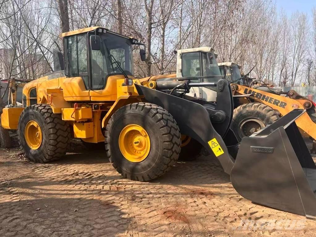 Volvo L 120 Фронтальні навантажувачі