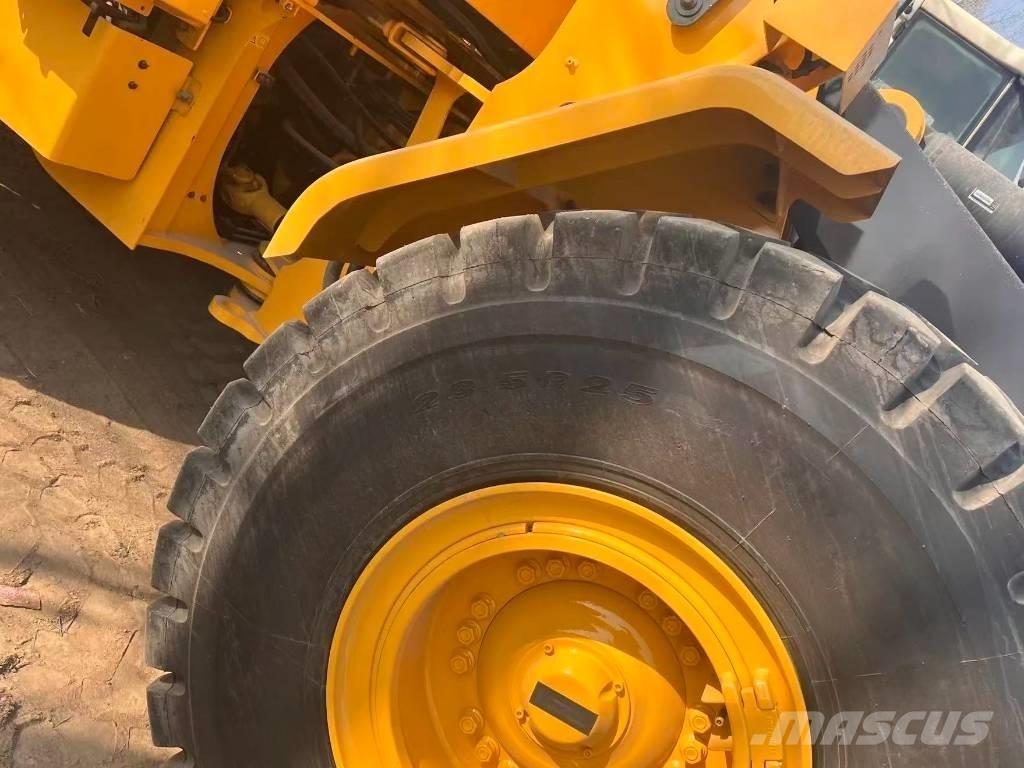 Volvo L 120 Фронтальні навантажувачі