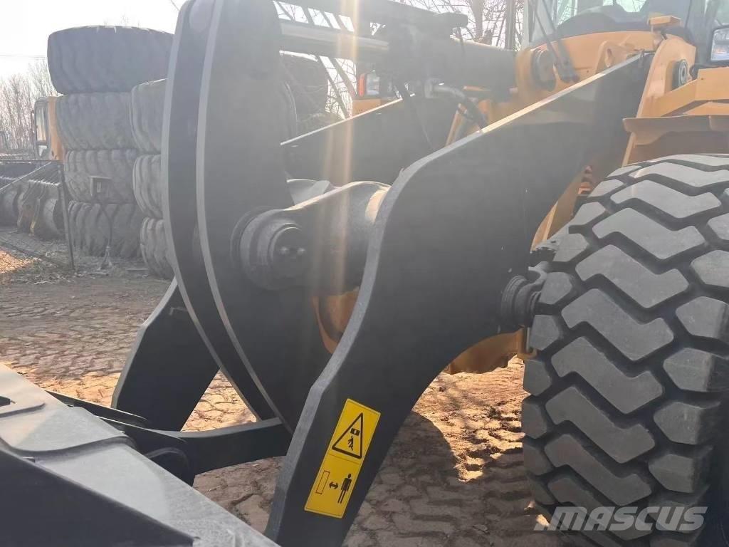 Volvo L 120 Фронтальні навантажувачі