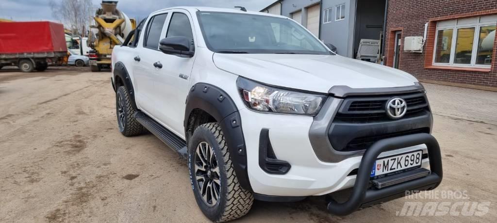 Toyota Hilux Пікапи / Бічне розвантаження