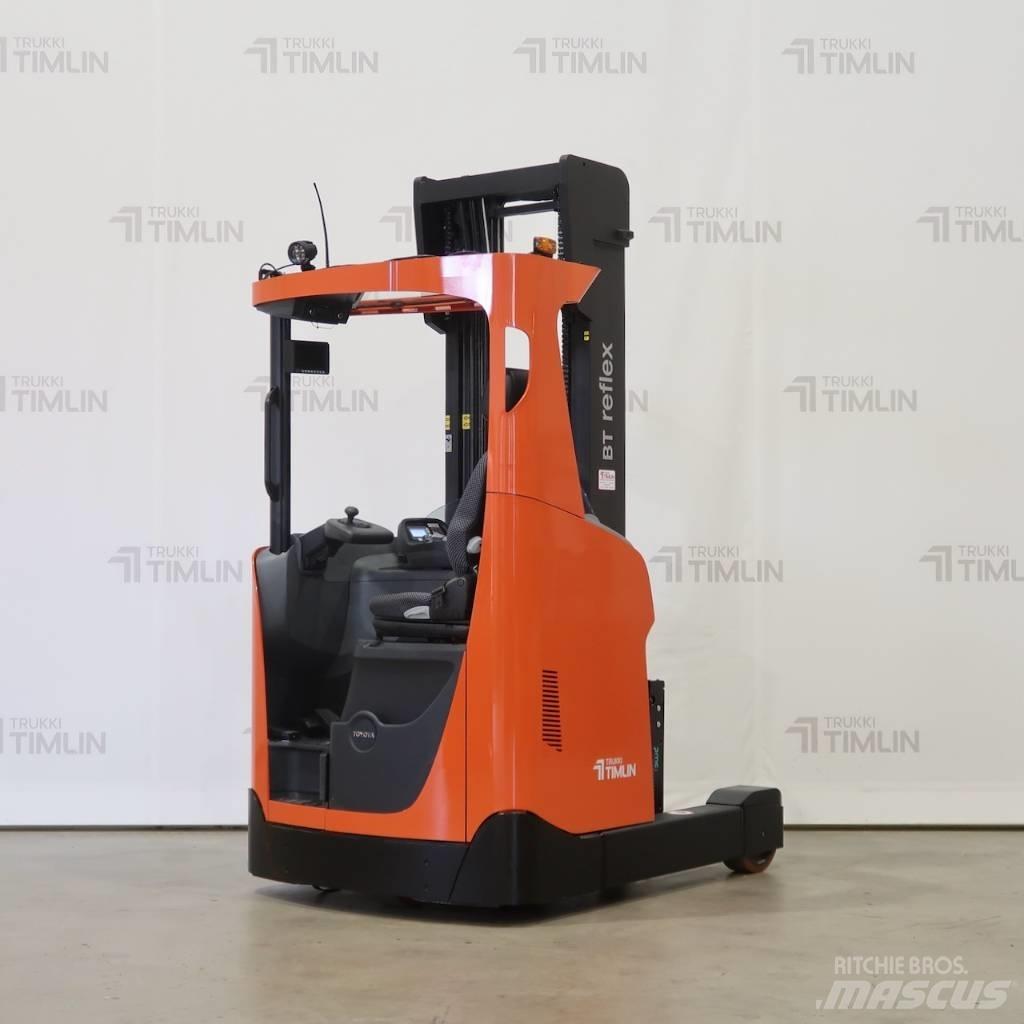 Toyota RRE160H Річ-трак із високим підйомом