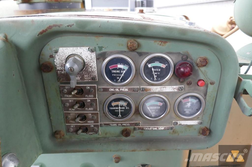 CAT D7F Ex-army Гусеничні бульдозери