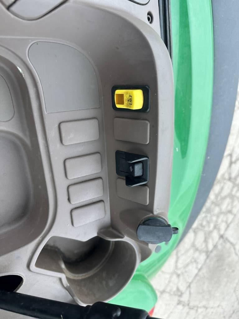 John Deere 5090 M Трактори